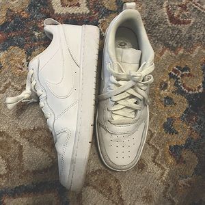 Nike Kids' Grade School Court Borough Low 2 Shoes